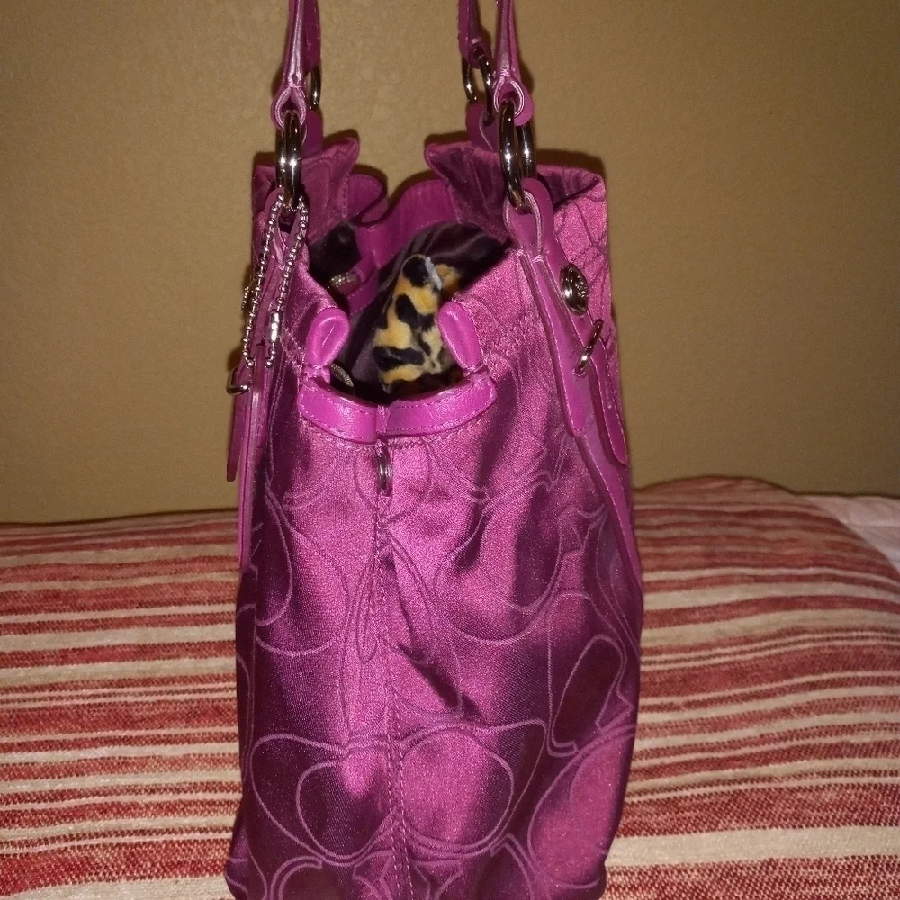 🖤Rare Coach Berry op art jacard signature satchel/tote - Picture 7 of 11